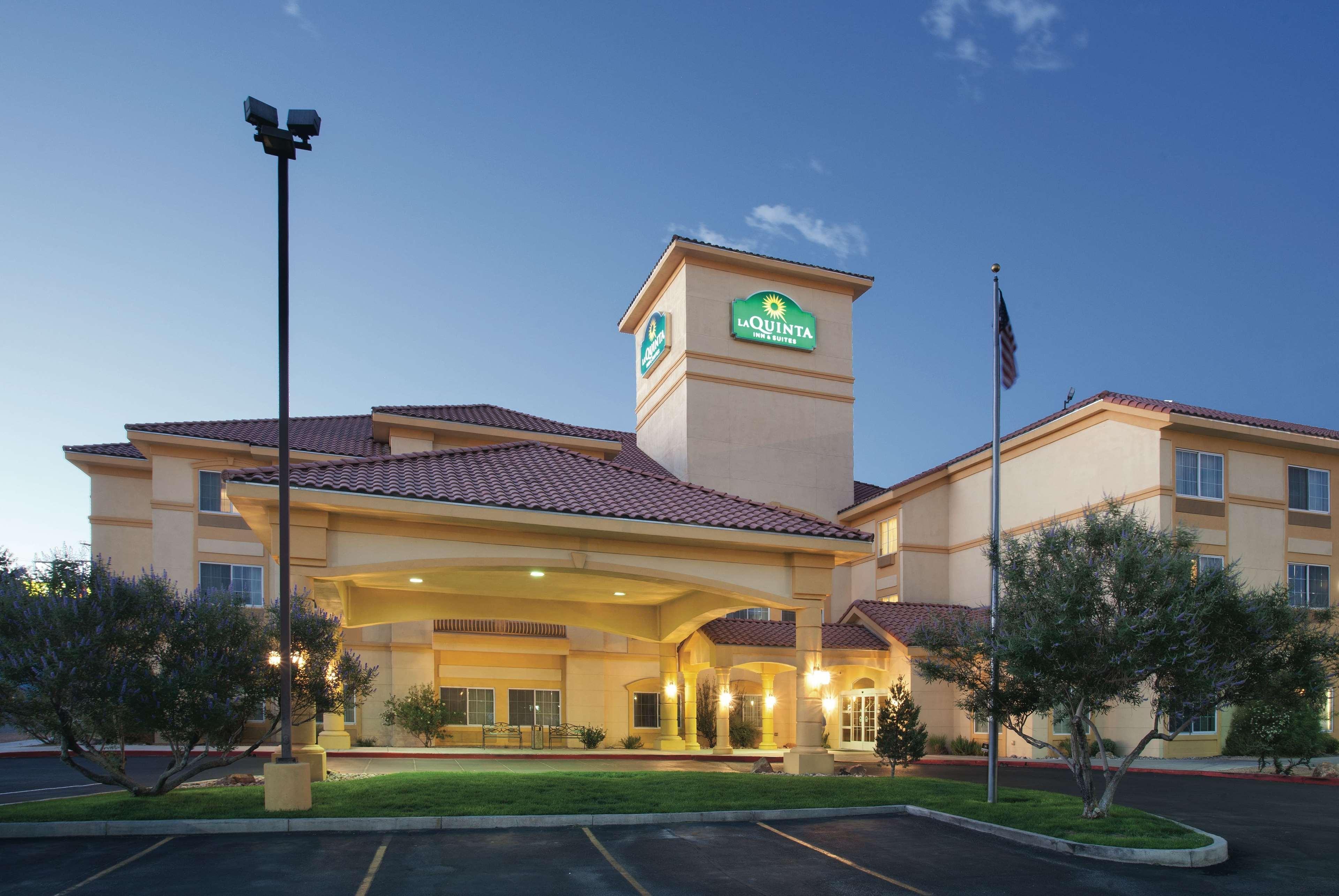 La Quinta Inn & Suites By Wyndham Albuquerque Midtown Eksteriør billede
