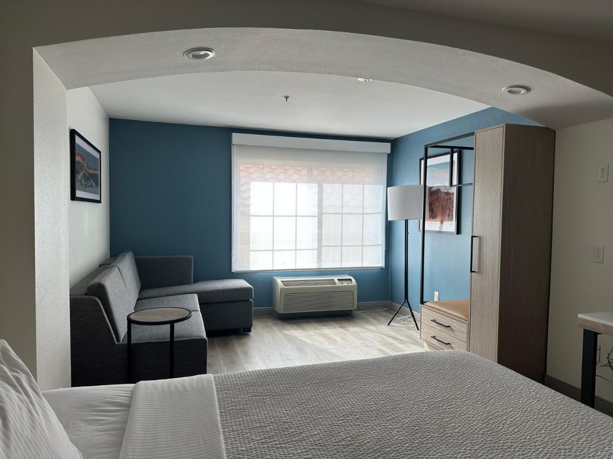La Quinta Inn & Suites By Wyndham Albuquerque Midtown Eksteriør billede